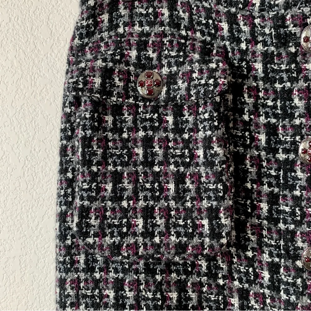 Chanel cc gems button pocket mini skirt wool cashmere knit tweed